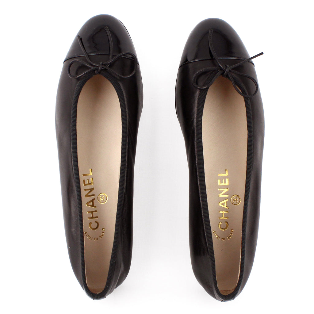 Chanel Black Suede and Patent Leather CC Cap Toe Ballet Flats - 38.5