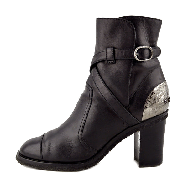Chanel Cap-Heel Black Leather Criss-Cross Booties sz 39